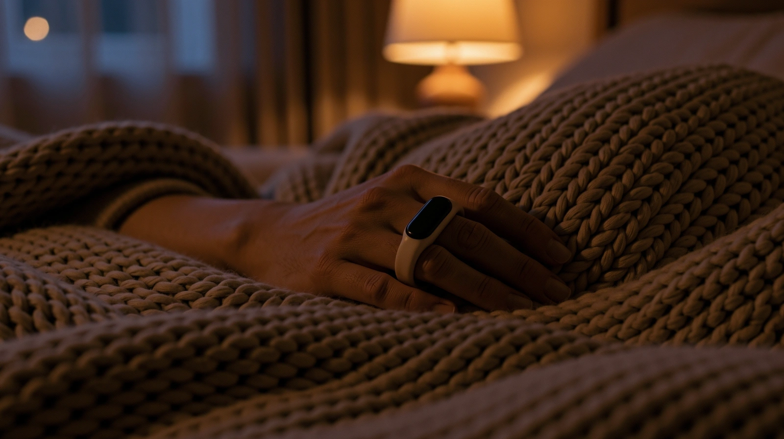 Atmosphärisches Schlafzimmer im Abendlicht